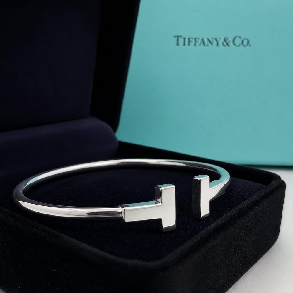 TIFFANY&CO Timeless Bracelet Style 1 | New with Box - Picture 7 of 9